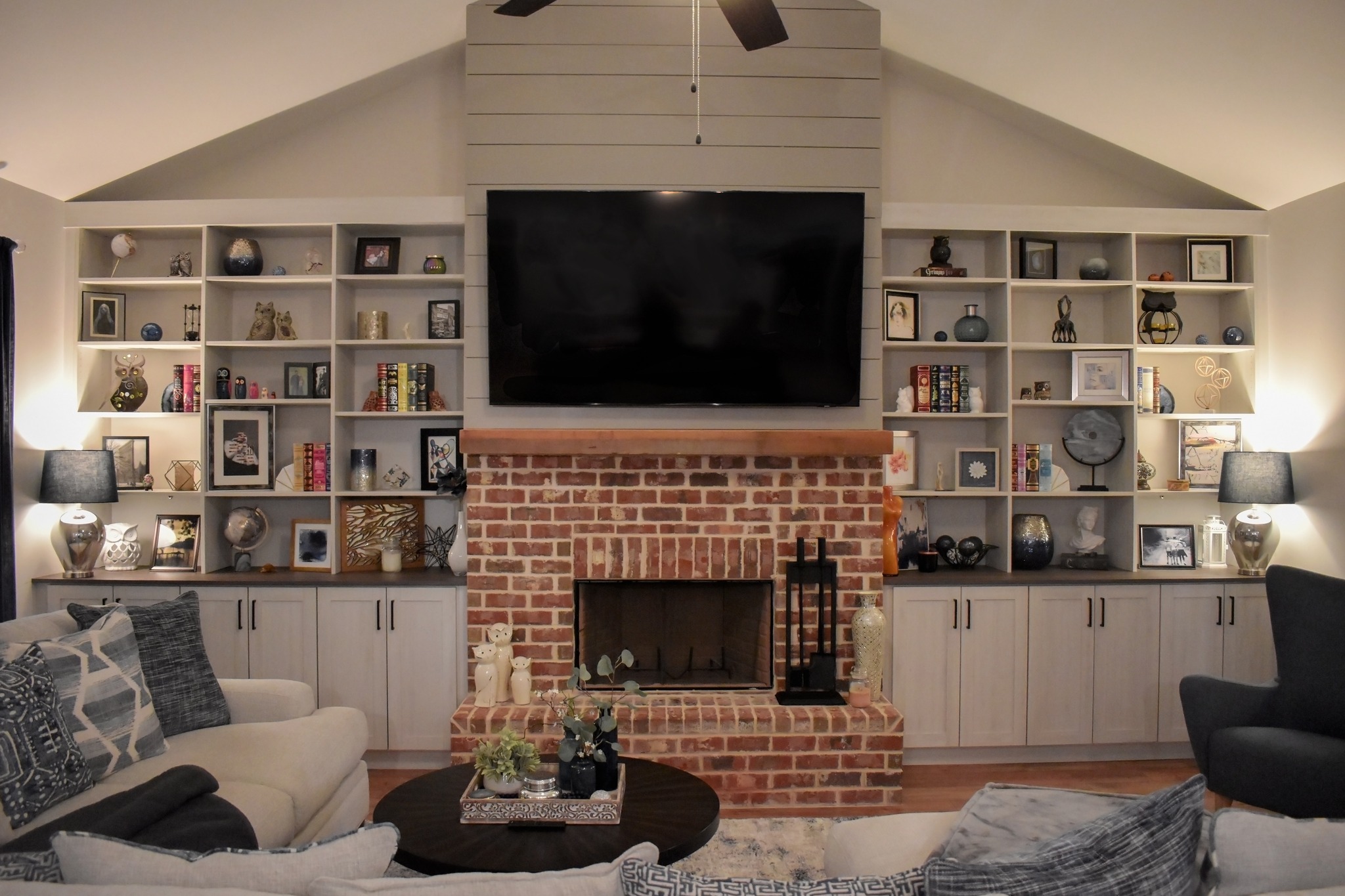 Eagle - Bookcase